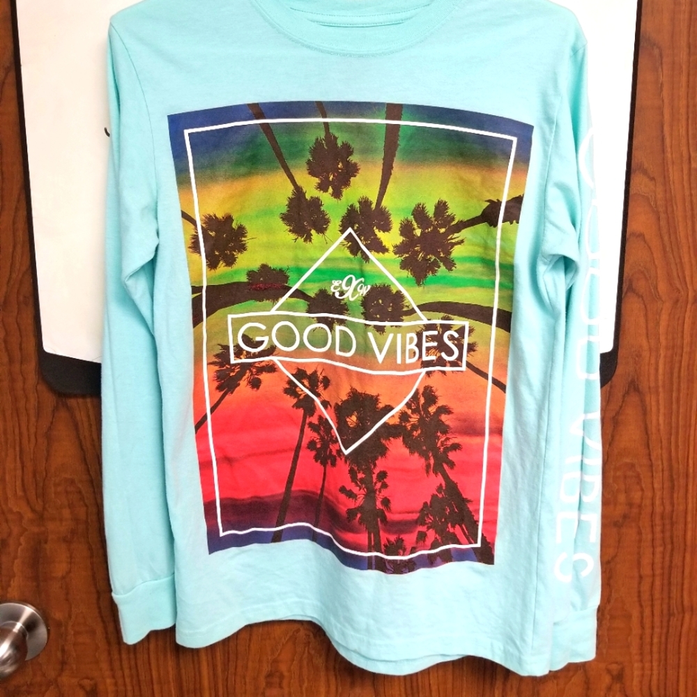 Good Vibes T shirt S